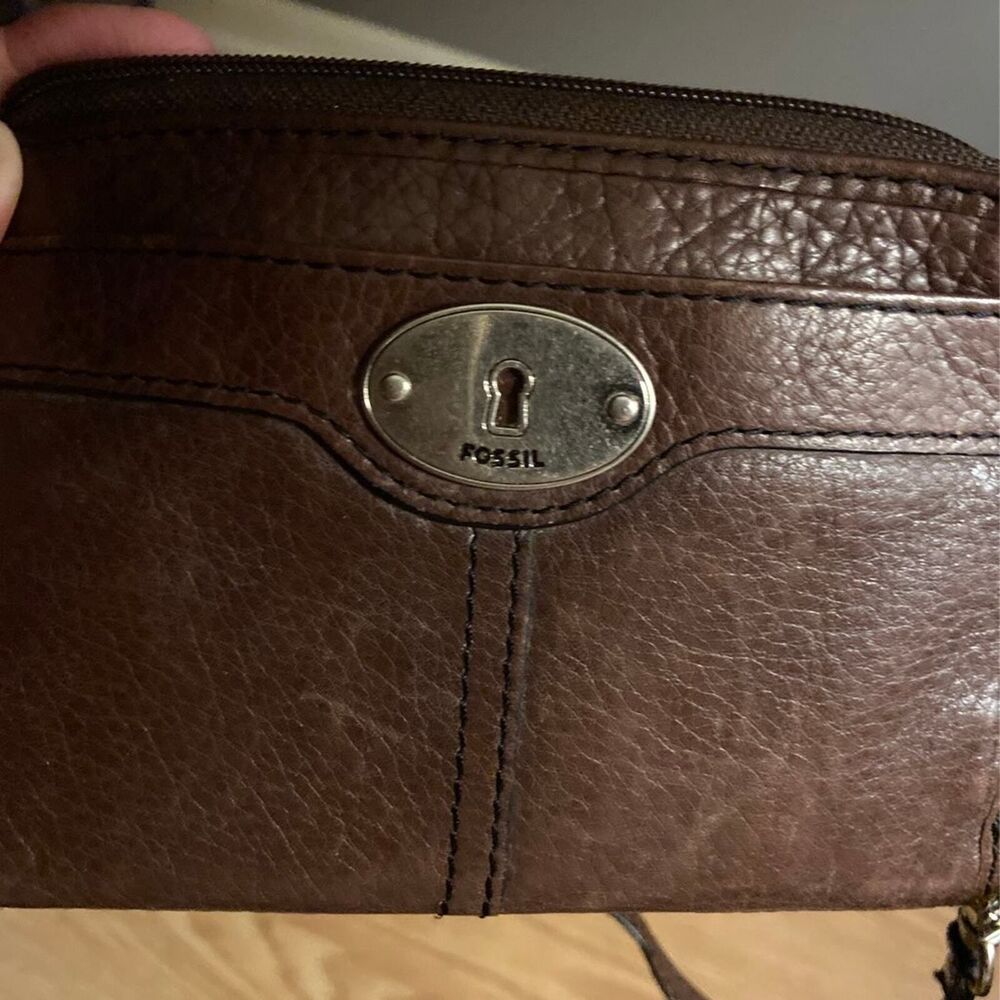 Fossil wristlet has spot for cards